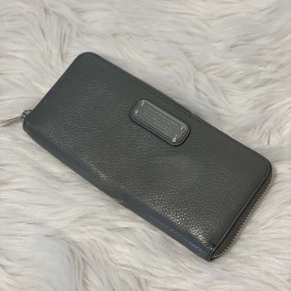 Marc Jacobs wallet